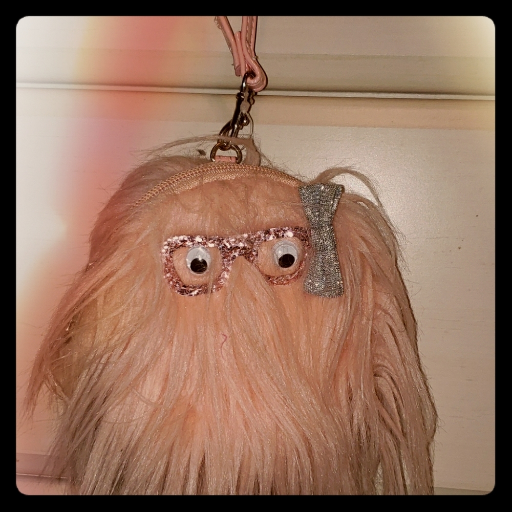 Cute wristlet!